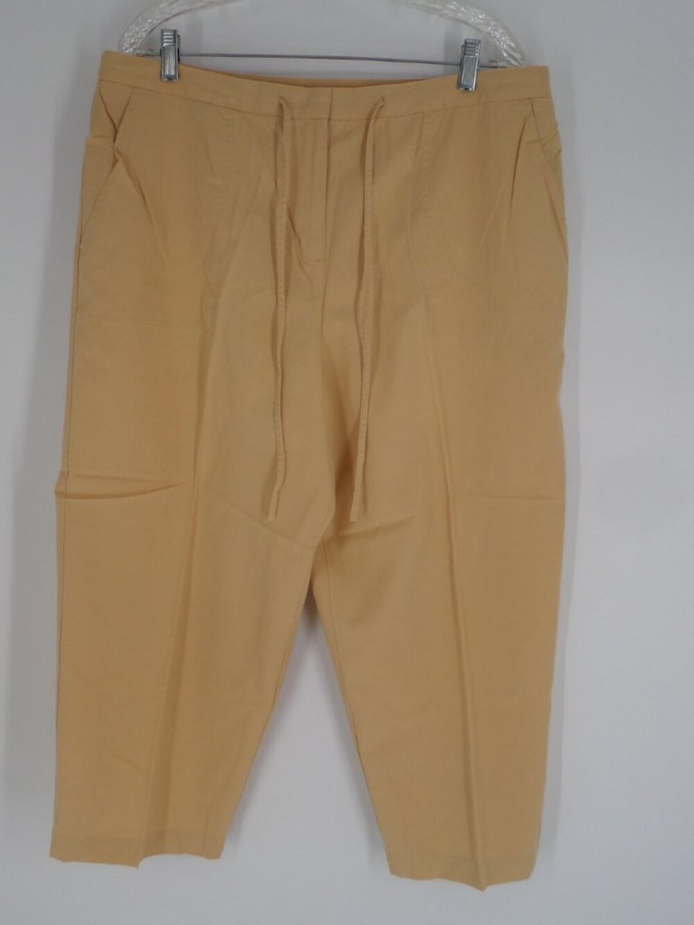 Emma James Light Weight Gold Color Crop Pants Size 18 Pre Owned